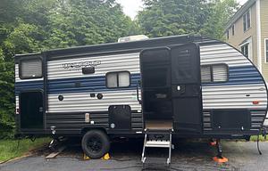 2021 Cherokee Wolf Pup 17JG RV rental photo 3