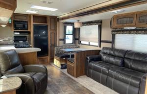 2015 CrossRoads RV Zinger ZT30RK