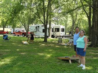 DALE HOLLOW DAMSITE Camping