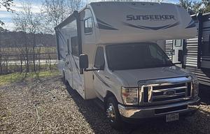 2018 Forest River RV Sunseeker 3050S Ford RV rental photo 2