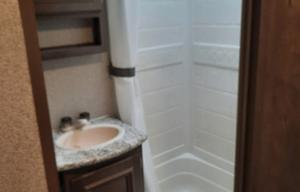 Family friendly with HUGE Bunkroom!!