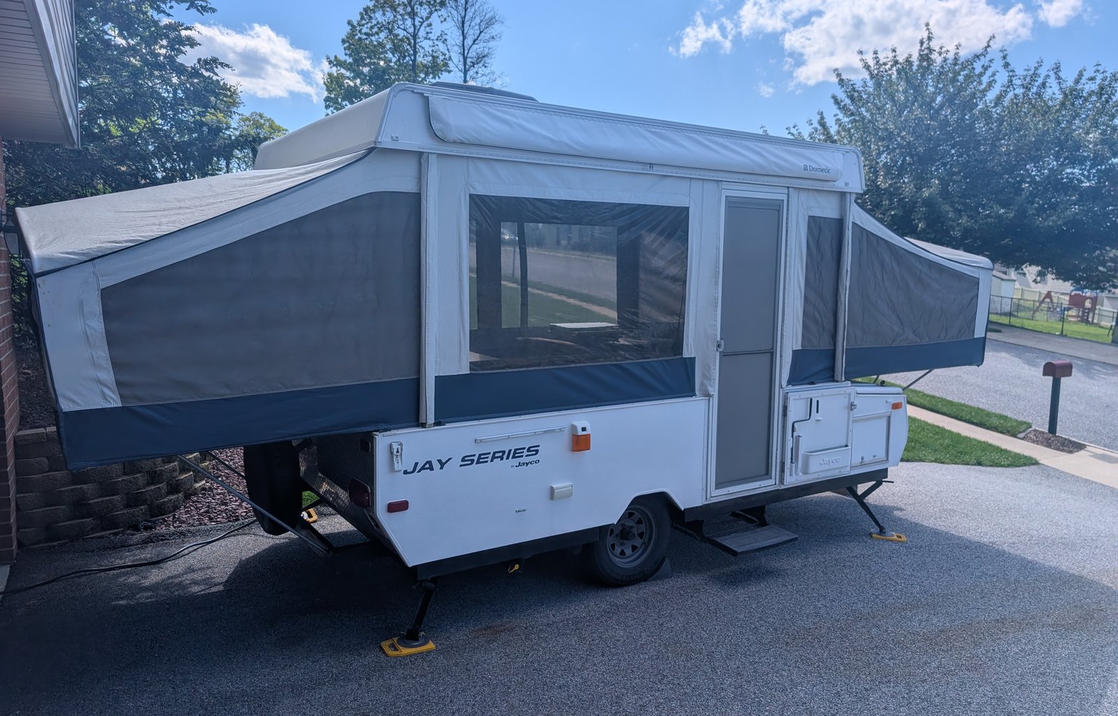 Jayco Pop-up Near Lancaster and Hershey, Sleeps 6