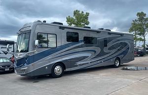 2023 Fleetwood RV Discovery 38W