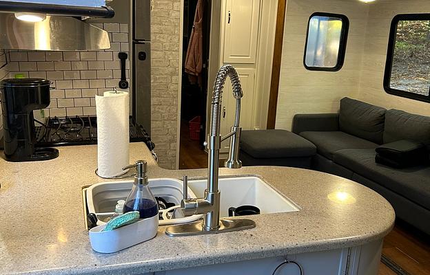 2018 Wildwood 31KQBTS RV rental photo 1