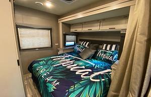 2021 Thor ACE 27.2 Motorcoach