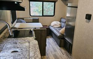 Comfy Cozy 2021 CrossRoads RV Zinger Lite ZR211RD