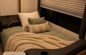 Clean Family RV Sleeps 5 Fully Equipped