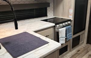 KZ Connect Clean 30’ Travel Trailer