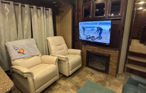 2016 Voltage V3970 RV rental photo 14