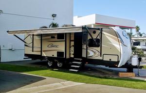 2017 Keystone Cougar Lite, Luxury Condo on Wheels!