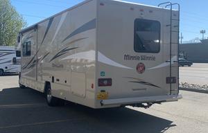 HEISENBERG - 2016 Minnie Winnie 31H Bunkhouse