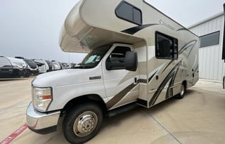 2020 beautiful motorhome 25 feet class C