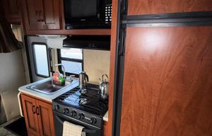 Cozy & Easy-to-Drive Class C RV