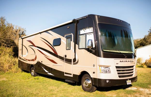 2016 Coachman Mirarda in Tampa Florida