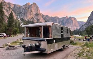 2021 Retro Holiday House Camper