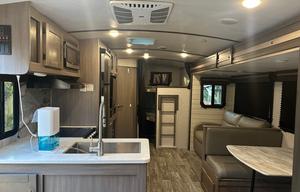 2021 Sunset Trail SS272BH RV rental photo 2