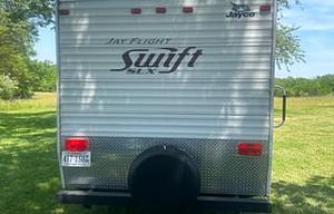 2013 Jayco Jay Flight Swift SLX– Cozy & Affordable