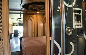 2008 American Coach American Heritage 45B