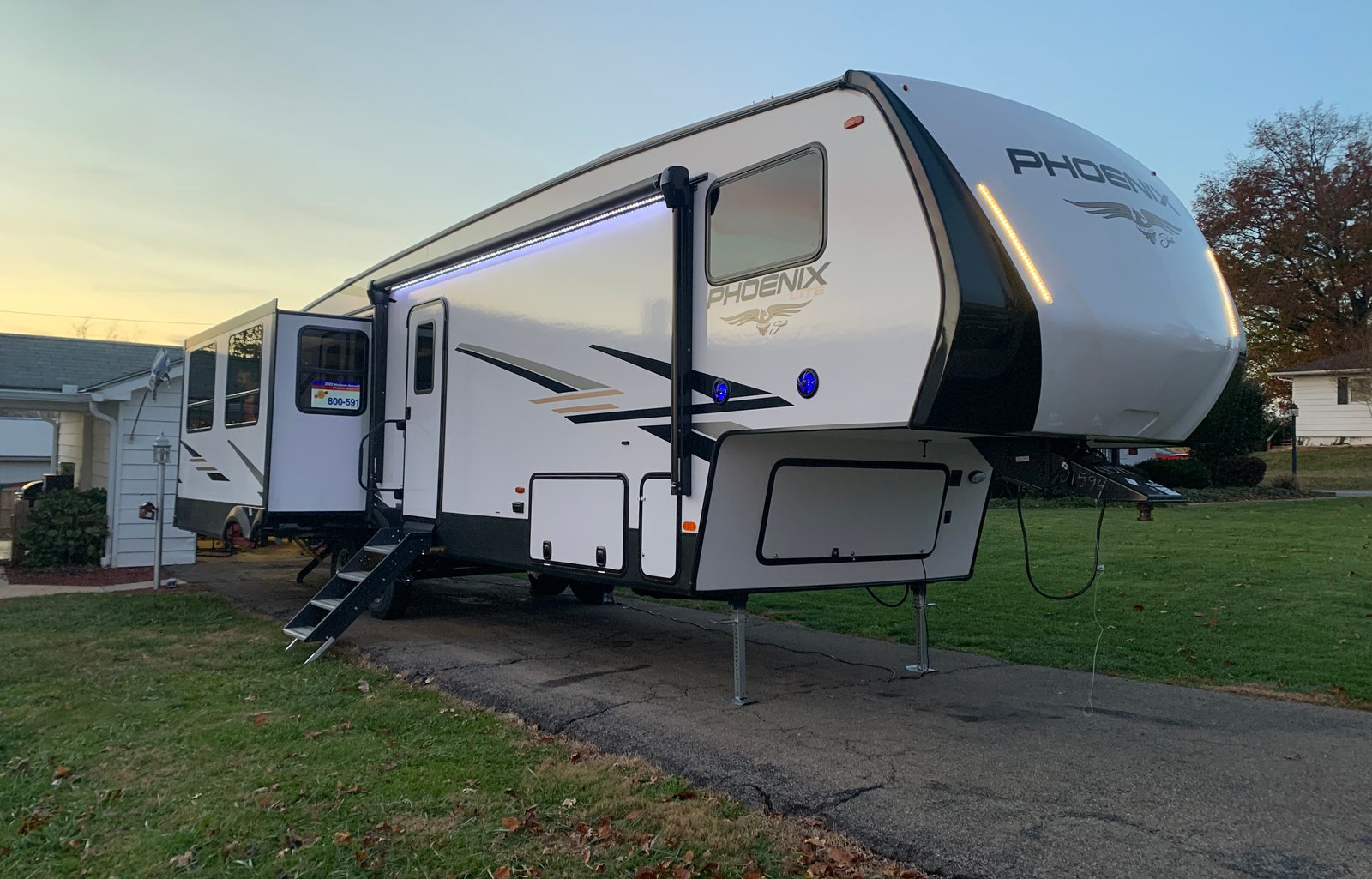 2022 Shasta RVs Phoenix Lite 30BH *Bunkhouse*