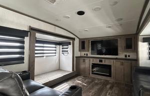 2021 Sabre 37FLH Front-living fifth wheel