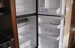 2013 Catalina Deluxe Edition 32TSBH RV rental photo 6