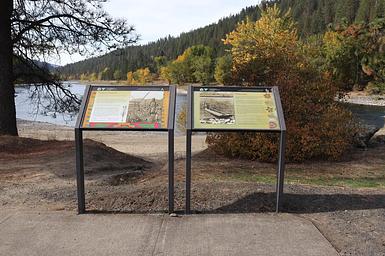 The interpretive panels at Pink House Recreation Site.
