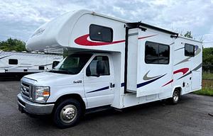 2019 Sunseeker 2650CDWS RV rental photo 9