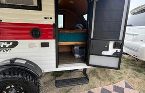 Cozy Offroad Camper with Tempur-Pedic Bed