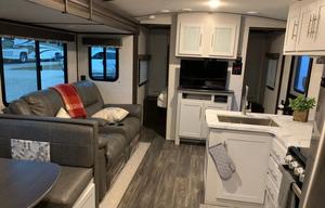 The Hitch Hiker, 32 ft. bunkhouse, 30 amp sleeps 8