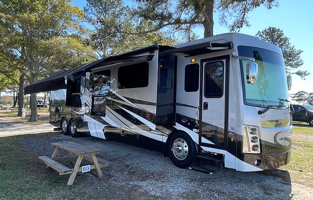 LUXURY RV