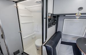 Revel All wheel Drive van Winnebago Mercedes-Benz