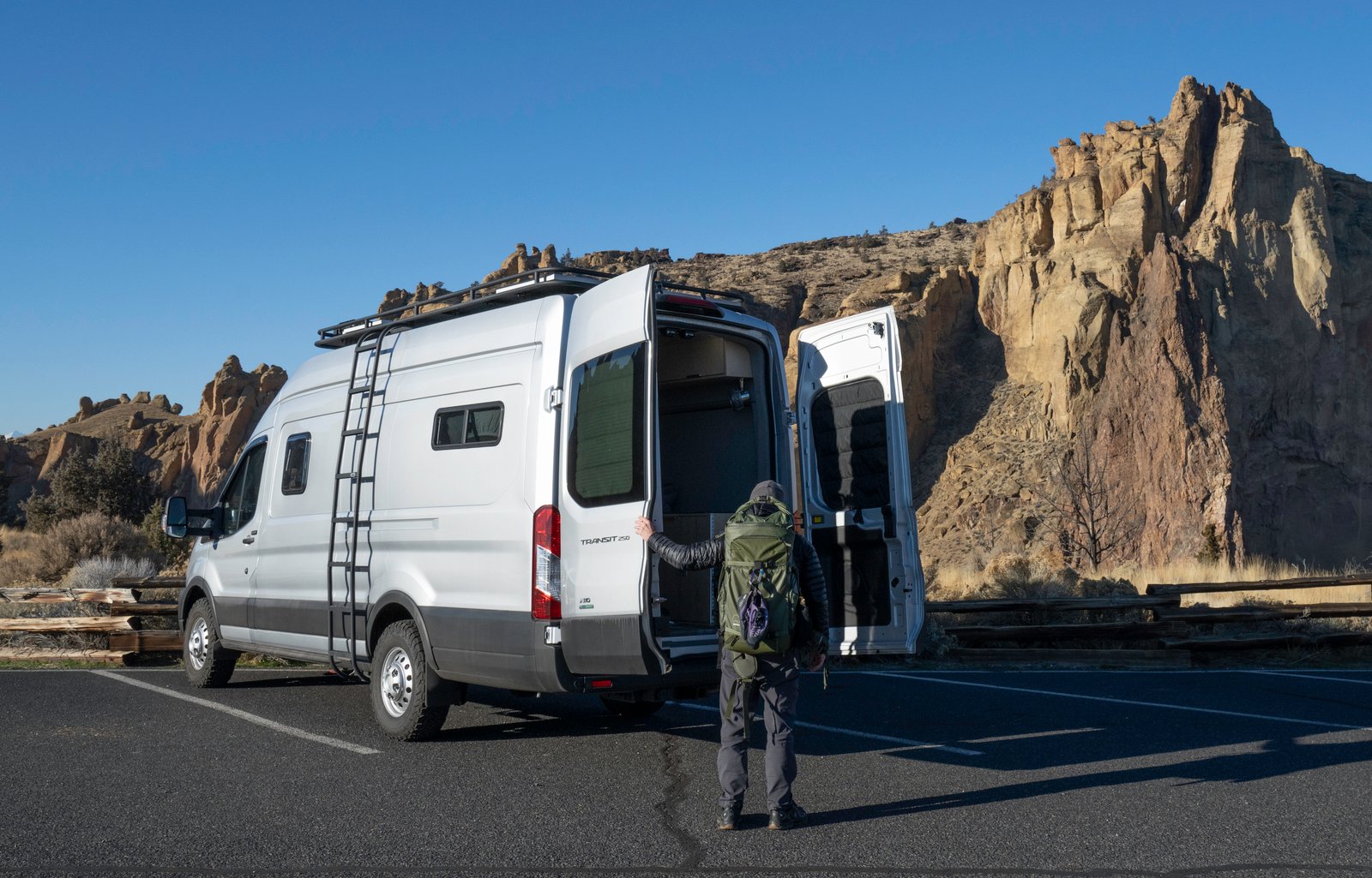 2021 Ford Transit AWD, Hot shower, roof deck