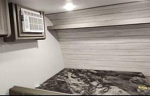 Sleeps 5 With an Electric Fireplace/coffee Maker