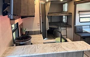 Meet Your Adventure RV –Surveyor Legend 276BHLE