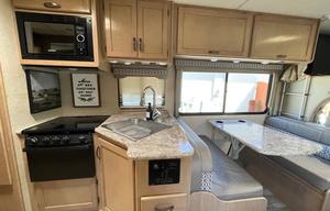 Clean, Cozy, Family-Friendly Camper(Fully Stocked)