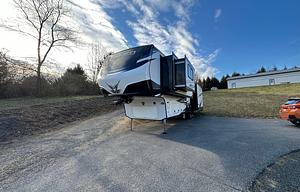 Luxurious Camping in a 2022 Crossroads Cameo