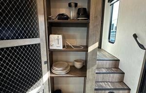 Comfortable Pet Friendly RV Loaded with Extras!!