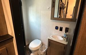 Comfortable Pet Friendly RV Loaded with Extras!!