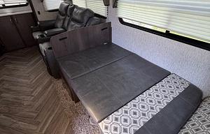 2021 Dutchmen 2503REF – Modern and Comfortable
