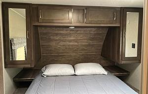 Wanderer-For Couples Who Love to Travel in Comfort