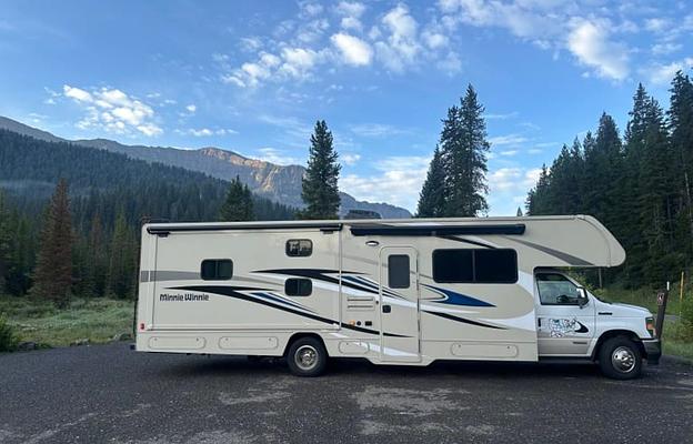 Spacious Minnie Winnie 31H – Perfect for Families