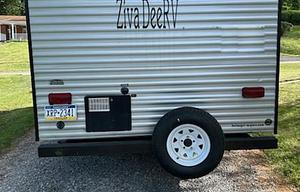 2017 Z 1 Lite ZT19BH RV rental photo 13