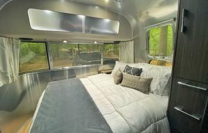 2019 Airstream RV International Signature 25FB