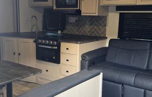 2024 Coachmen RV Apex Ultra-Lite 300BHS RV rental photo 18