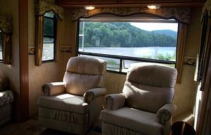 2007 Montana Mountaineer with Big Mountain View!