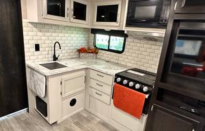 2022 Jayco Jay Feather 24BH