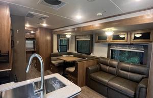 Great Family Friendly Camper With Bunkroom