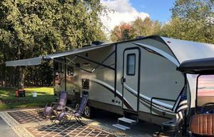 2018 Dutchmen - Coleman Light 2605RL Sleeps 5