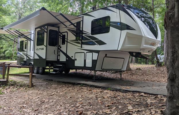 2019 Dutchmen RV Voltage V4115