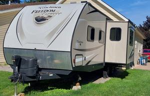 2017 Coachmen RV Freedom Express 248RBS